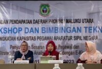 Sri Haryati Hatari saat membuka Bimtek Peningkatan Kapasitas ASN Bapenda.