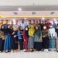 Kadis Nakertrans Mulut, Marwan Polisiri bersama dengan para peserta sharing session di Poltekkes Negeri Ternate. (dok. One) 