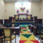 Suasana rapat paripurna di gedung DPRD Kabupaten Kepulauan Sula. (foto: Am) 