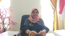 Kepala Badan (Kaban) Kesbangpol Pemkab Sula, Salma Gailea. (dok: Am) 