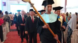 Prosesi wisuda angkatan ke-V Universitas Bumi Hijrah Kota Tidore Kepulauan tahun 2023.