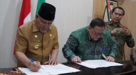 penandatanganan Perjanjian Kerjasama antara Gubernur Maluku Utara dengan dan RSUPN Dr. Cipto Mangunkusumo dan Rumah Sakit Jantung dan Pembuluh Darah Harapan Kita.(dok:adpim)