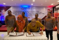 Penandatangan MoU oleh Ketua Bawaslu Malut, Masita Nawawi Gani dan Kepala RRI Ternate Dadan Sutaryana di Resto Red Corner, Ternate, Rabu (2/8/2024).