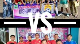 Disperkim B (atas) menang melawan PMD FC (Bawah).