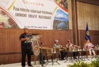 Kepala Dinas Nakertrans Malut Marwan Polisiri saat menjadi pemateri pada seminar nasional ekonomi kreatif di Jakarta.