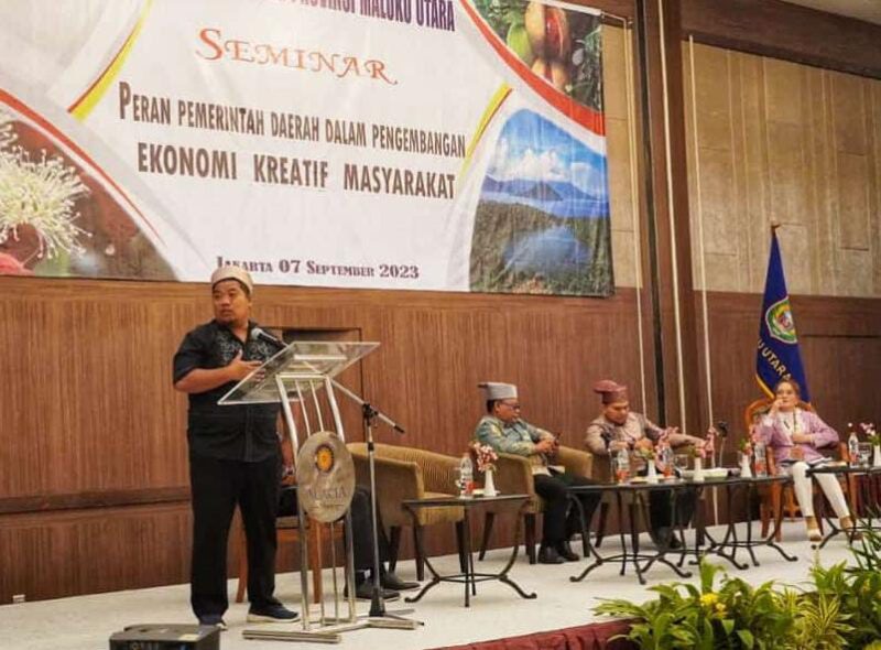 Kepala Dinas Nakertrans Malut Marwan Polisiri saat menjadi pemateri pada seminar nasional ekonomi kreatif di Jakarta.