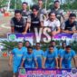 Tim Dumtruck FC (atas) versus tim Perindag FC (Bawah). 