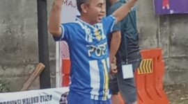 Selebrasi Iswan Idrus usai membuat gol pada menit ke-4. 