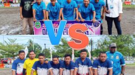 Tim RSU Sofifi (atas) melawan tim Benpas Fc (bawah) 