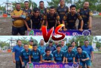Sabhara Fc atas versus Diskop Fc (bawah). 