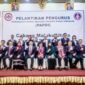 Foto bersama pengurus PAPDI Cabang Maluku Utara dengan Ketua PB PAPDI, DR. dr. Sally Aman Nasution, Sp.PD., K-KV., FINASIM., FACP usai pelantikan. (foto: Farid).