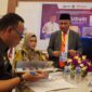 Sekdaprov Malut, Drs. Samsuddin A Kadir saat berkunjung ke salah satu stand Expo Aksi Perubahan PKA.