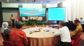 Sekda Malut saat memberikan sambutan pada kegiatan sosialisasi SPIP.