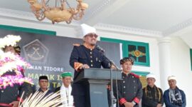 Sultan Tidore Jou Ou Husain Syah saat memberikan sambutan pada kegiatan launching Almanak Islamiyah Kesultanan Tidore dan Peringatan Maulid Nabi Muhammad SAW tahun 1445 hijiriah. (Foto: Chulen)