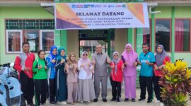 Anggota DPRD Provinsi Maluku Utara, Sugeng Cahyono saat melakukan kegiatan reses di SMK negeri 1 Halmahera Tengah. 