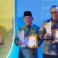 Gubernur AGK saat menerima penghargaan terbaik ketiga dalam kategori pertumbuhan daerah industri dari Kementerian Perdagangan. 