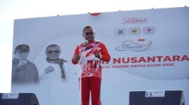 Sekdaprov Malut, Samsudin A Kadir saat memberikan sambutan pada rangkaian kegiatan hari Nusantara di Tidore.