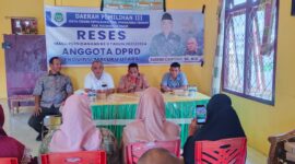 Anggota DPRD Provinsi Maluku Utara, Sugeng Cahyono saat melakukan kegiatan reses di Desa Talagamori, Kecamatan Oba Kota Tidore Kepulauan. 