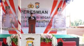 Pj Guburnur Malut saat menghadiri peresmian SPN Polda Malut