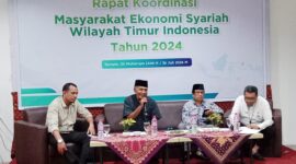 Ketua Baznas Kota Ternate, Adam Ma'rus (Kameja Hitam) saat memaparkan materi pada Rakorwil MES wilayah Timur Indonesia. 