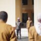 Pj Gubernur Malut, Samsudin A Kadir saat pimpin apel pagi Senin, 15 Juli 2024. (Foto: Amat ADPIM) 
