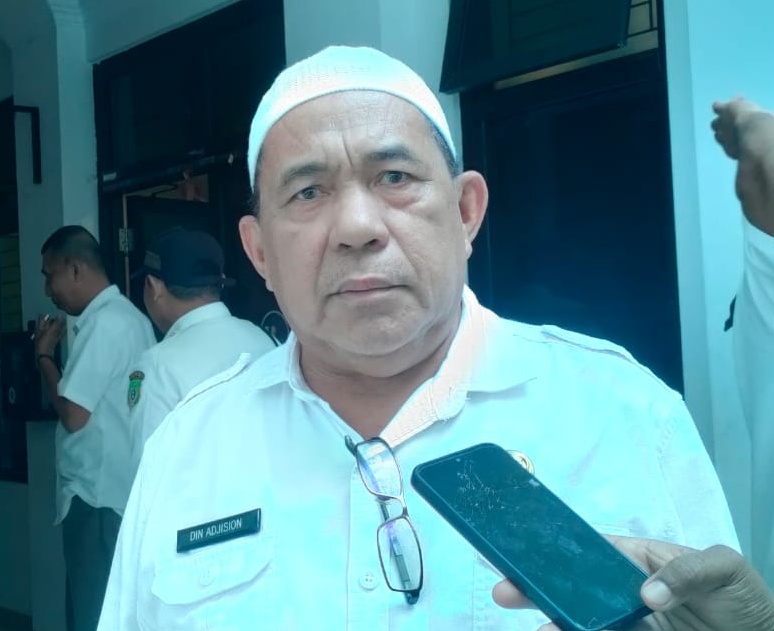 Kadis Pertanian Kab. Haltim, Din Adjision. (Foto: Adi) 