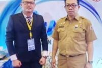 Kepala BPKAD Malut, Ahmad Purbaya (kanan) dan Sekretaris BPKAD Sulik Yayat Budi Santoso (kiri)
