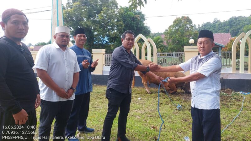 Penyerahan hewan kuraban dari presiden