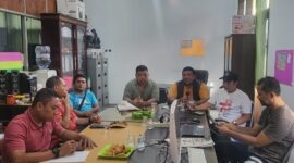 Kepala Disnakertrans Malut, Marwan Polisiri saat diundang menjadi narasumber di Kelas Bacarita di Bappeda Kota Tidore Kepulauan. 