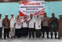 Foto bersama stakeholder usai Musrenbangdes Galala. 
