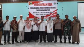 Foto bersama stakeholder usai Musrenbangdes Galala. 