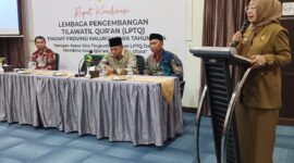 Asisten II Setda Malut, Sri Haryani Hatari saat membuka Rakor LPTQ. 