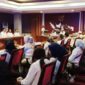 Kadis Kominfosan Malut, Iksan Arsyad saat memimpin rapat teknis percepatan pelayanan publik berbasis digital. 