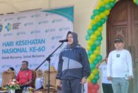 Pjs Bupati Sula, Wa Zaharia saat menjadi inspektur upacara HKN. 