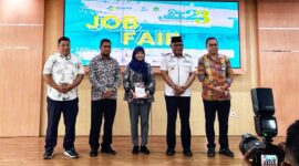 Pj Gubernur Malut usai launching Kampus Migran. 