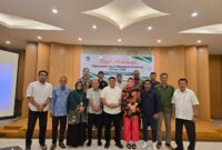 Dewan pengupahan foto bersama usai rapat penetapan UMP 2025.