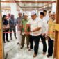 Ketua DKM Shafful Khairaat Sofifi, Marwan Polisiri saat soft launching SKMart. 