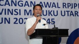 Kepala Bappeda Malut, Sarmin S Adam saat memberikan sambutan pada kegiatan RPJP 2025-2045.
