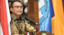Pj Sekprov Malut pada kegiatan dies natalis Unkhair ke-60.