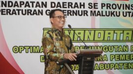 Pj Sekprov Malut pada rakor pendapatan.