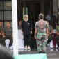 Asisten II Setda Provinsi Maluku Utara, Sri Haryanti Hatari, yang juga bertindak sebagai inspektur upacara.