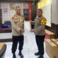 Kapolsek Oba Utara IPDA Suherlin mendapatkan penghargaan dari Kapolresta Tidore, Kombes Pol Yury Nurhidayat. 