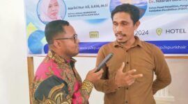 DR. Masayu Gay saat diwawancarai awak media. 
