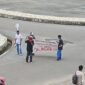 Aksi mahasiswa GERAM Morotai di depan kantor bupati. 
