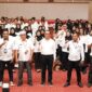 Foto bersama Pj Sekda dan peserta  yang lolos seleksi CPNS 2024.