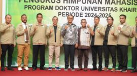 Pj Sekda Malut bersama pengurus HMPD. 