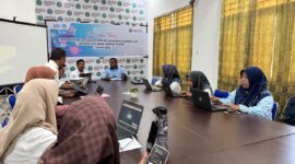 Para peserta Bimtek aplikasi SIAKAD Unibrah Tidore serius mengikuti pelatihan. (foto: Maun)