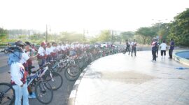Pj Gubernur saat meresmikan pembentukan Sofifi Cycling Community. (foto: Amat ADPIM).