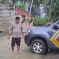Kapolsek Sanana, AKP Junaidi Sawal saat turun langsung ke lokasi. 