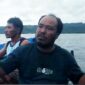 Nasrullah Pina, Ketua Nelayan bersama anggotanya menangkap nelayan ilegal. 